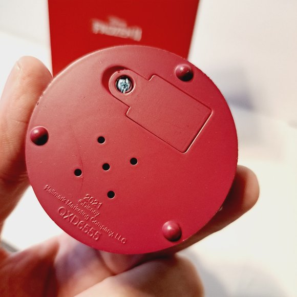 Hallmark Ornament 2021 - Disney Frozen 2 Lost in The Woods Kristoff - Picture 5 of 10